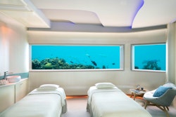Underwater treatment room