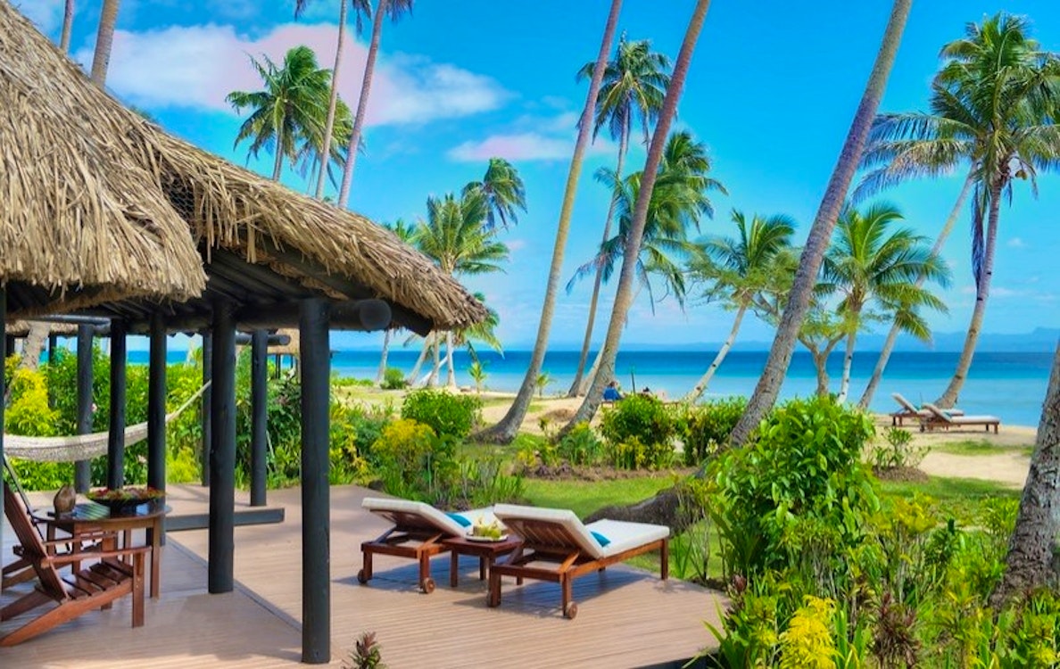 Deluxe Oceanfront Two-bedroom Bure