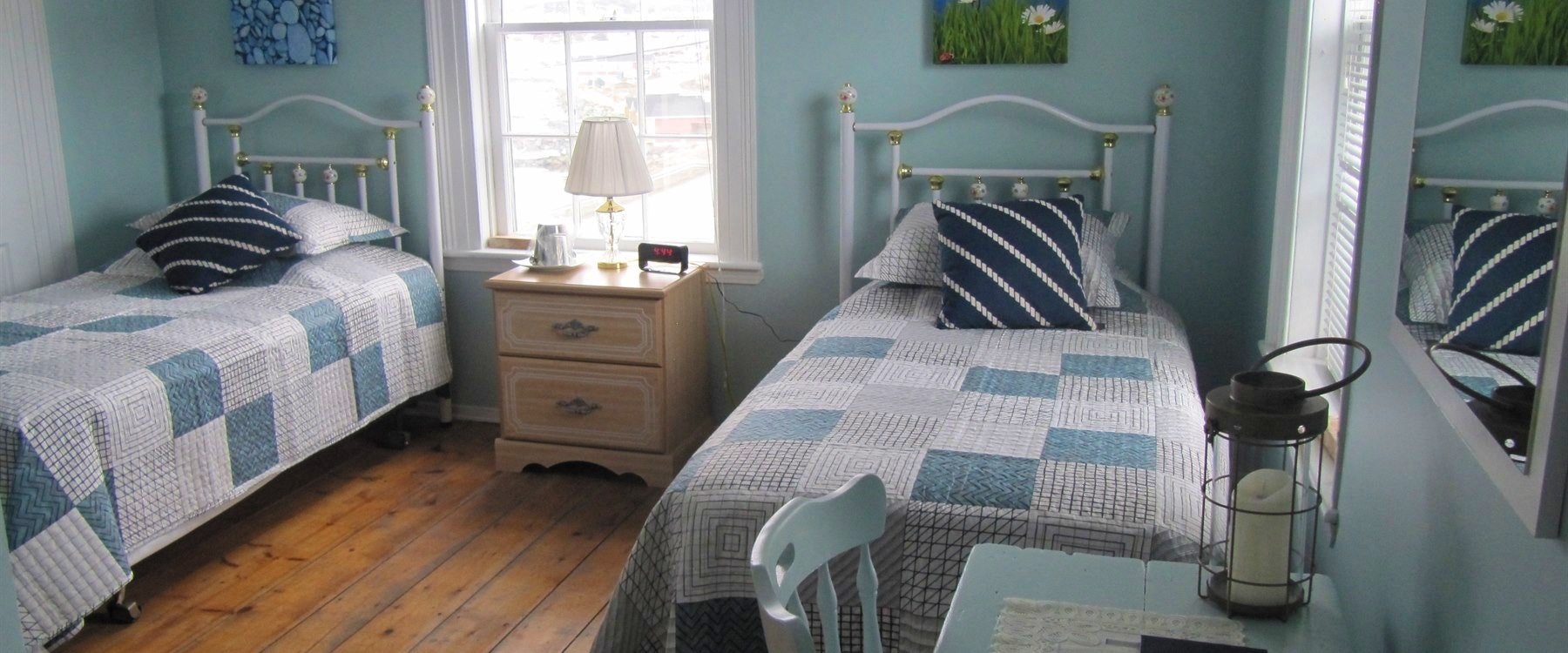 Twin Room at at Harbour Lights Inn, Canada