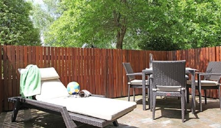 courtyard room