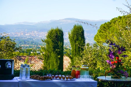 Buffet vue sur grasse, Le Mas Candille, Riviera, France