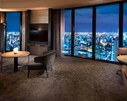 king executive corner suite