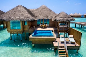 Lagoon Bungalows with Pool