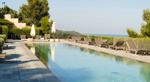 Experience a luxury stay in the French Riviera in your own private villa<place>La Réserve Ramatuelle</place><fomo>84</fomo>