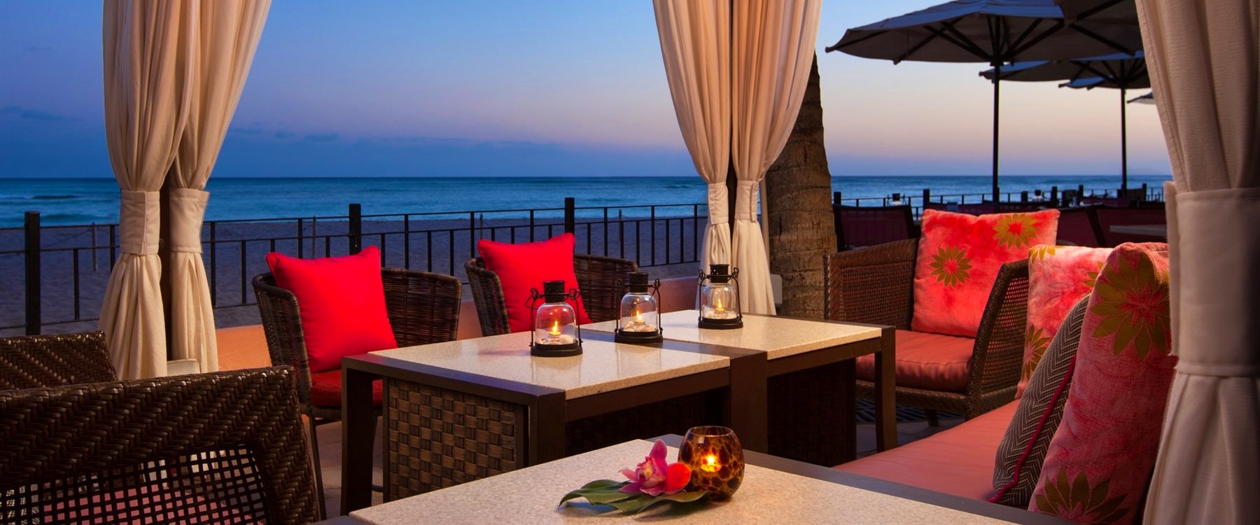 Mai Tai Bar at The Royal Hawaiian, a Luxury Collection Resort