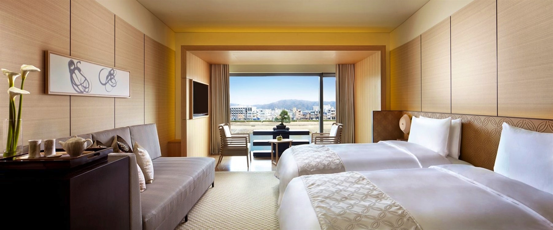 luxury twin bedroom at the ritz-carlton kyoto japan