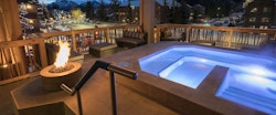 Spa Hot Pool At Moose Hotel & Suites