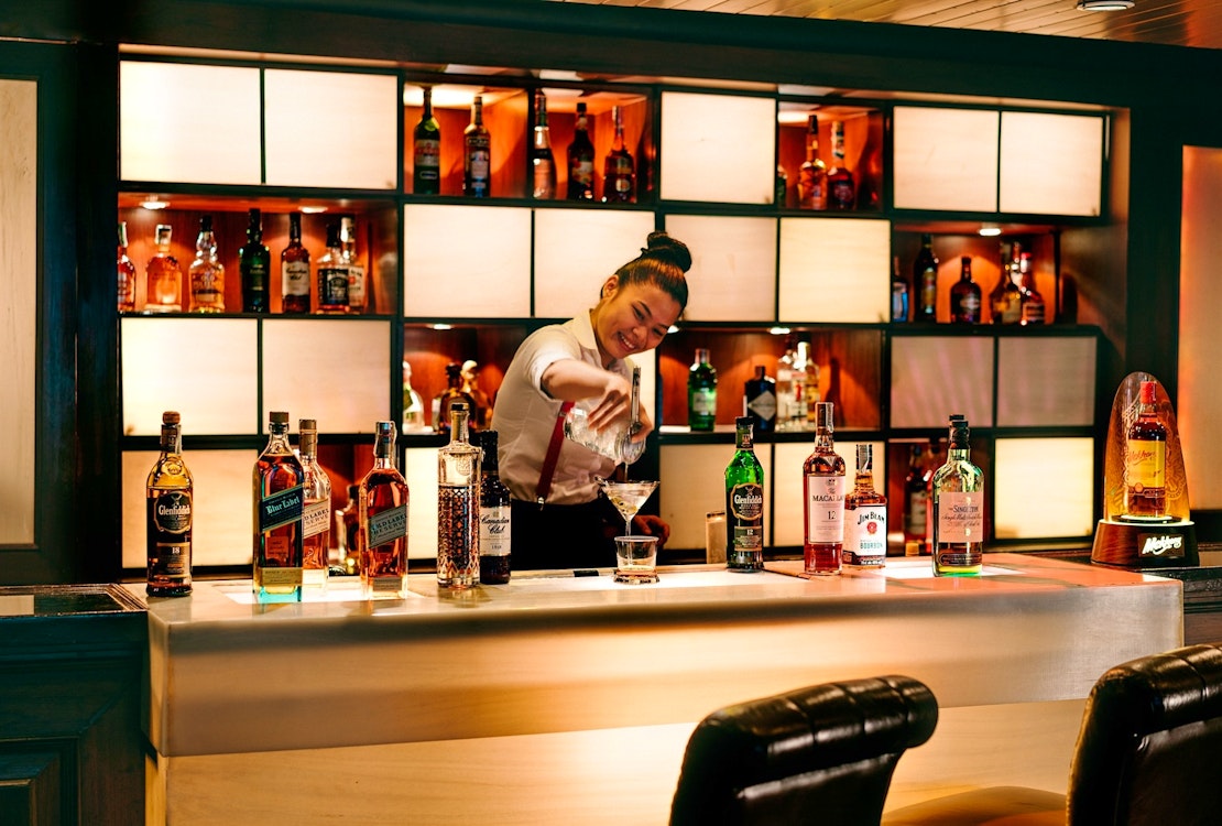 Bar at Anantara Riverside Bangkok Resort