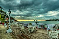 pier dining at brunton boatyard cochin