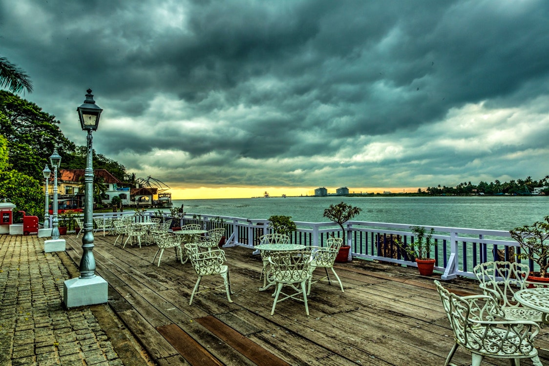 pier dining at brunton boatyard cochin