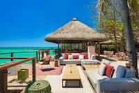 peninsula bar at paradise cove boutique hotel