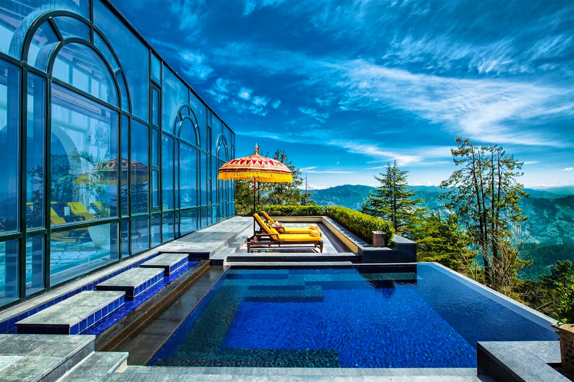 outdoor infinity whirlpool at wildflower hall an oberoi resort