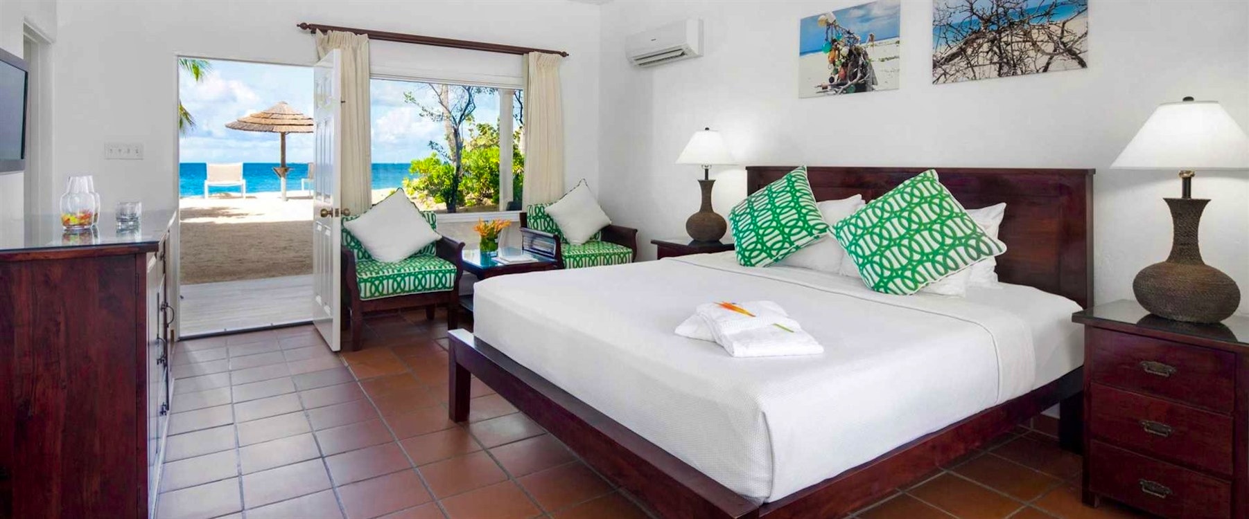 deluxe beachfront rooms