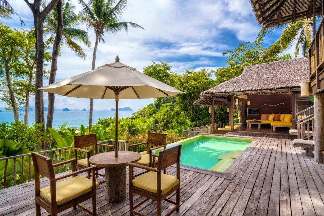 beachfront pool villa suite