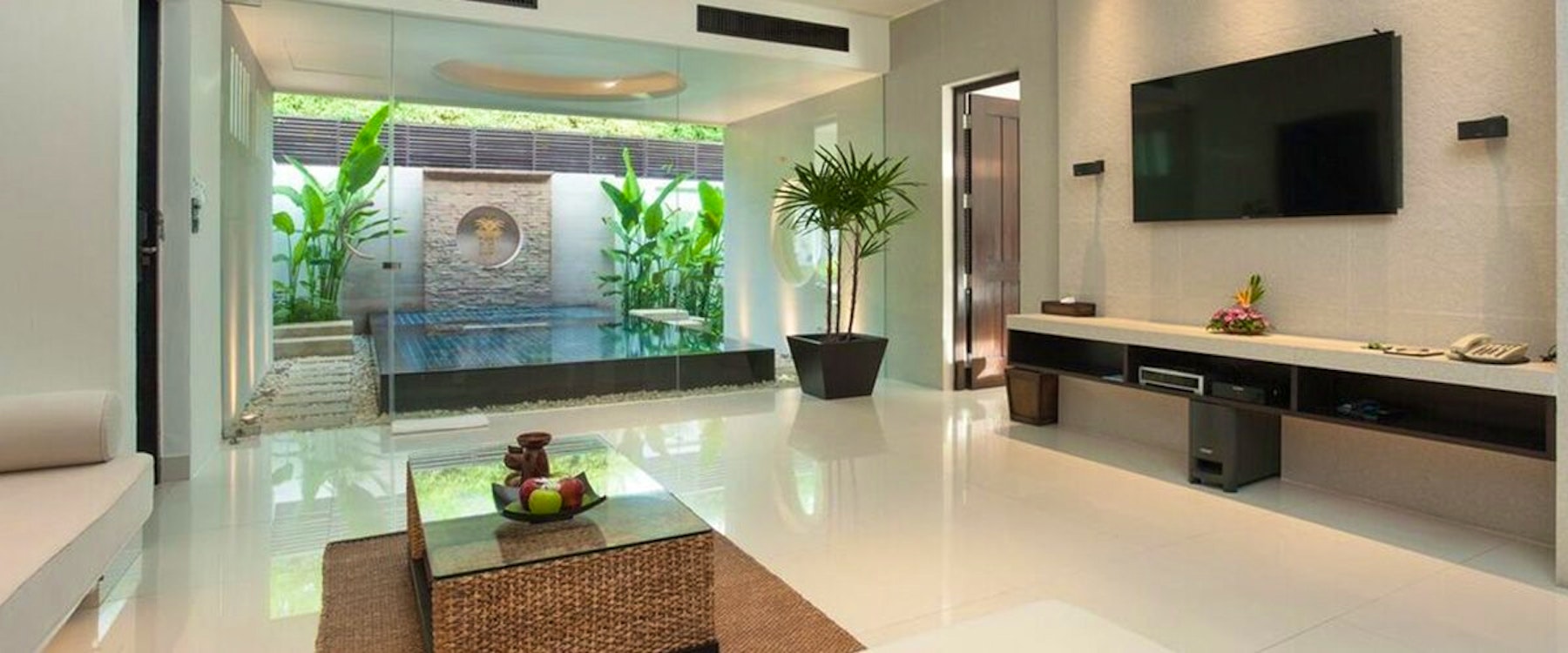 junior pool suite 86 msq excluding terraces