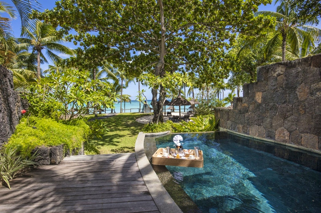 beach front senior suite with pool