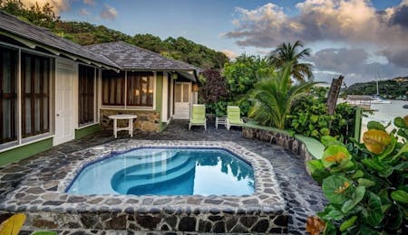 luxury cottage with plunge pool