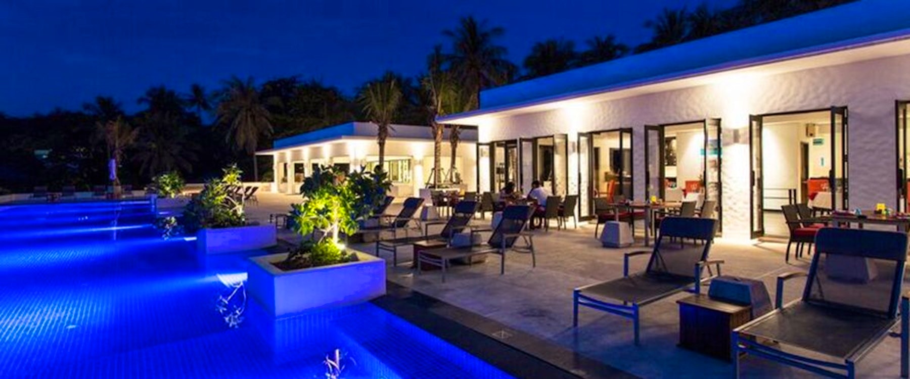 sunset bar at The Racha