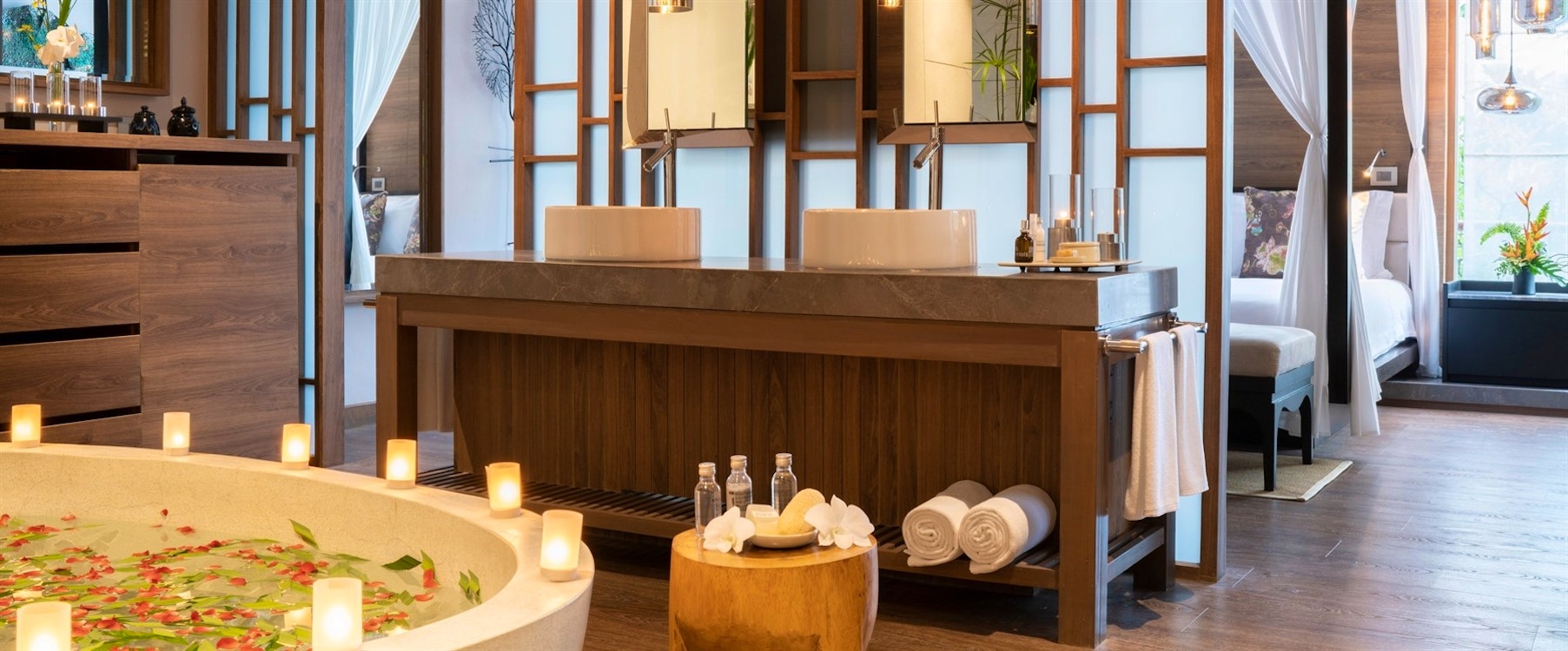 Jacuzzi Pool Suite Bathroom at The Sarojin, Thailand 