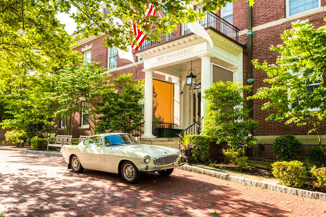 entrance to the vanderbilt auberge resorts collection