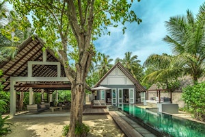 Family Beach Villas with Pool
