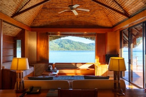 Taha’a Overwater Suite