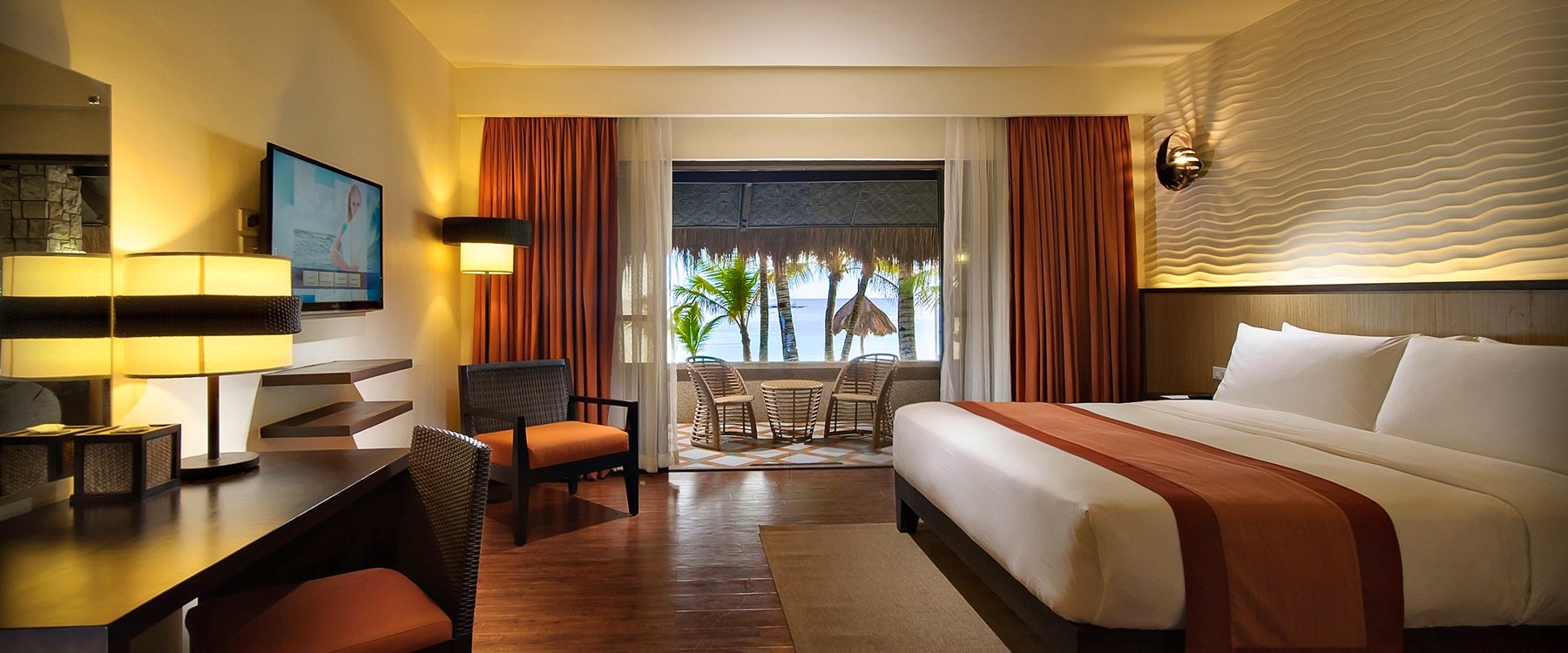 Villa bedroom at South Palms Resort, Bohol, Philippenes