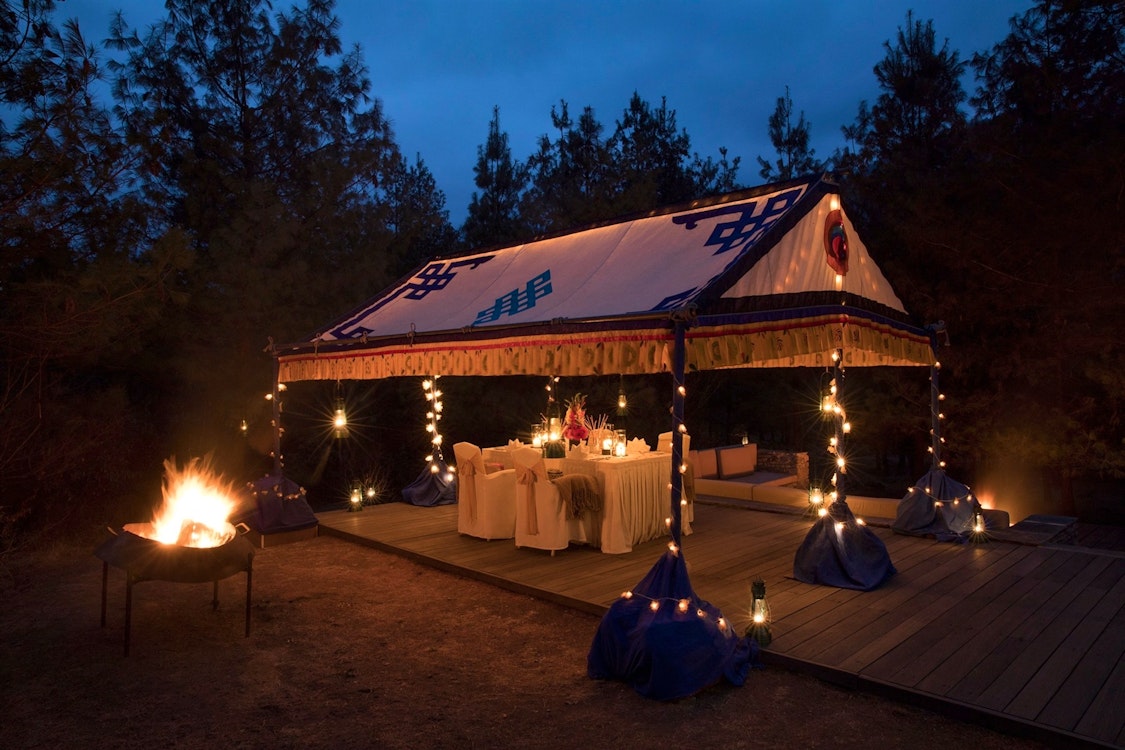 amankora paro lodge dining experience