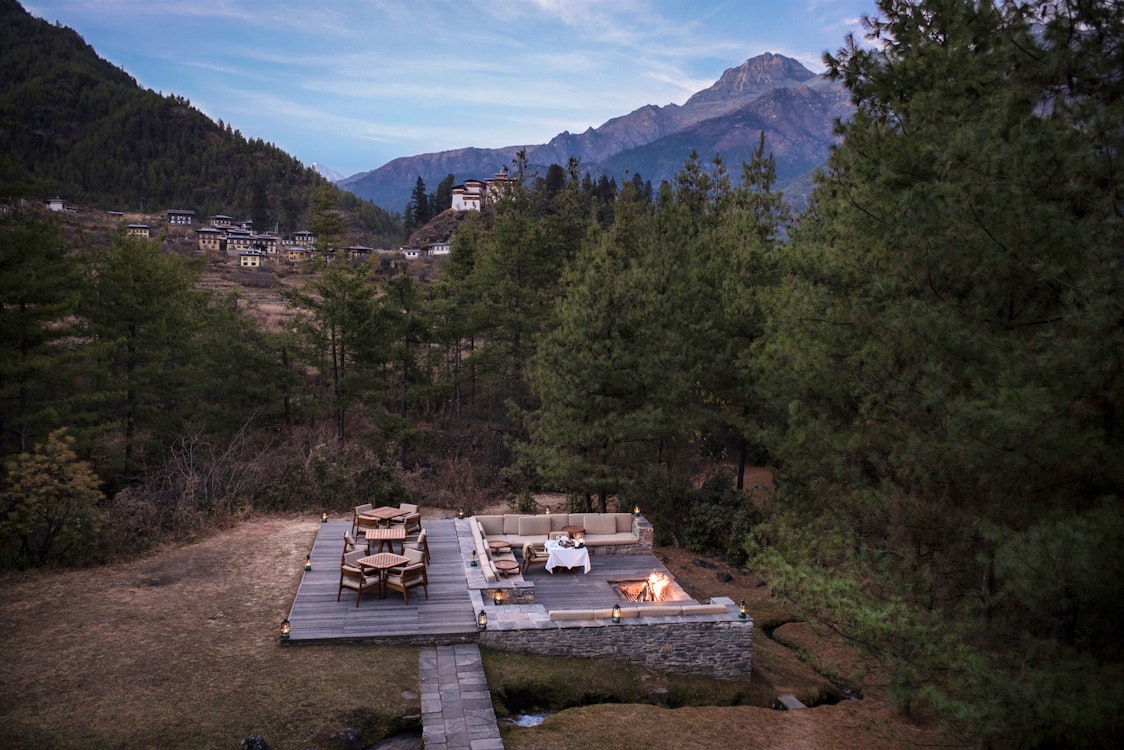 amankora paro outdoor fire pit and terrace