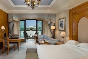 Pearl Room