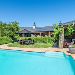 swimming pool and lodge at Lime Tree Lodge Wanaka, South Island, New Zealand