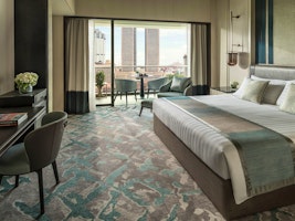 Premier Balcony King 