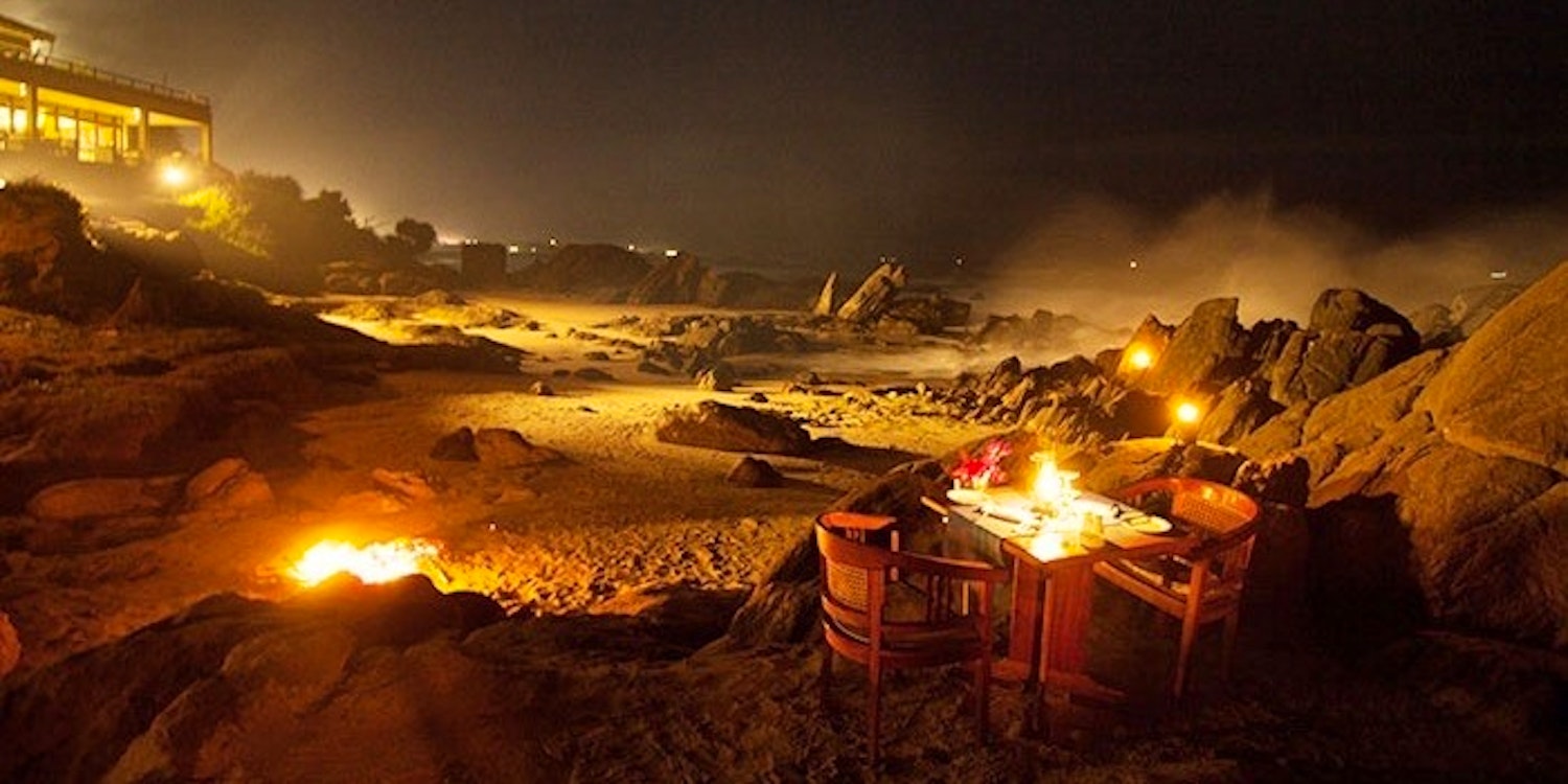 Beachside dining at Jetwing Lighthouse