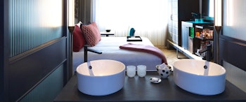 QT Melbourne image 2