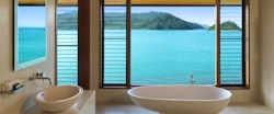 Bathroom overlooking the sea, qualia, hamilton island