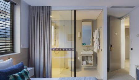 queen room