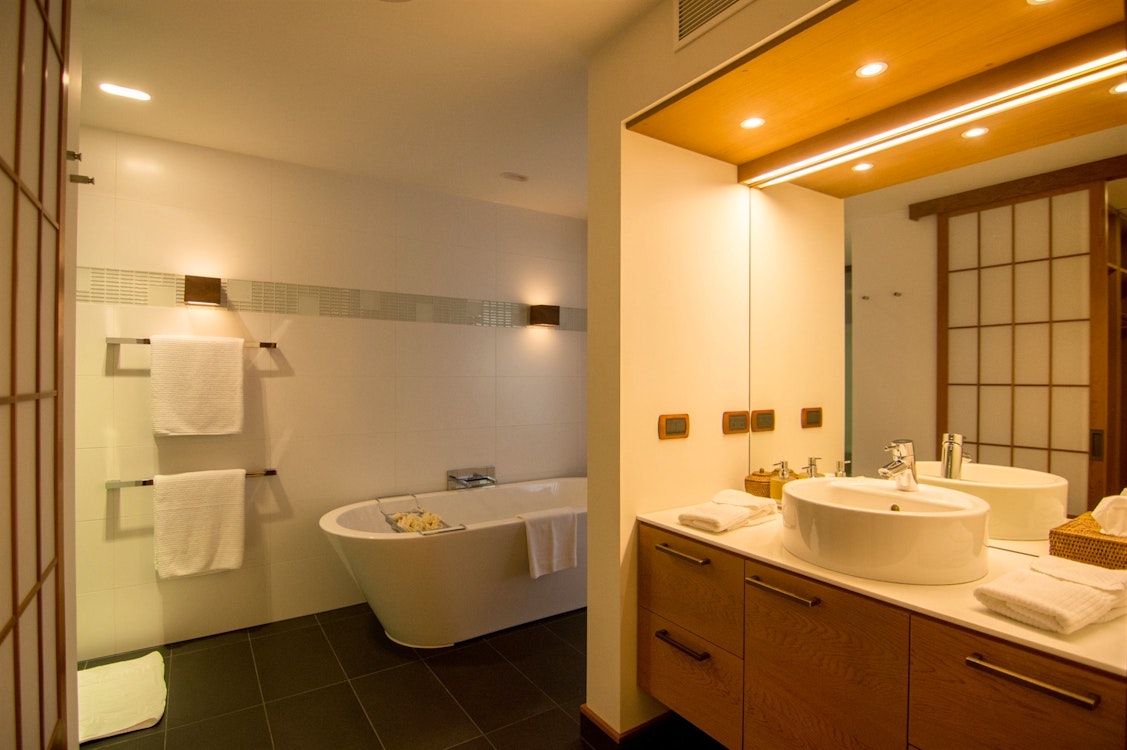 Rainbow Suite Bathroom, Split Apple Retreat, New Zealand