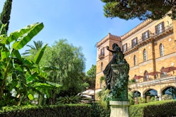 Escape to this 19th century palazzo, a Rocco Forte Hotel in the historic city of Palermo<place>Villa Igiea, a Rocco Forte Hotel</place><fomo>207</fomo>