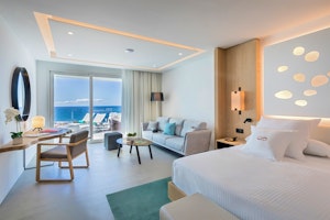 Junior Suite Ocean Front