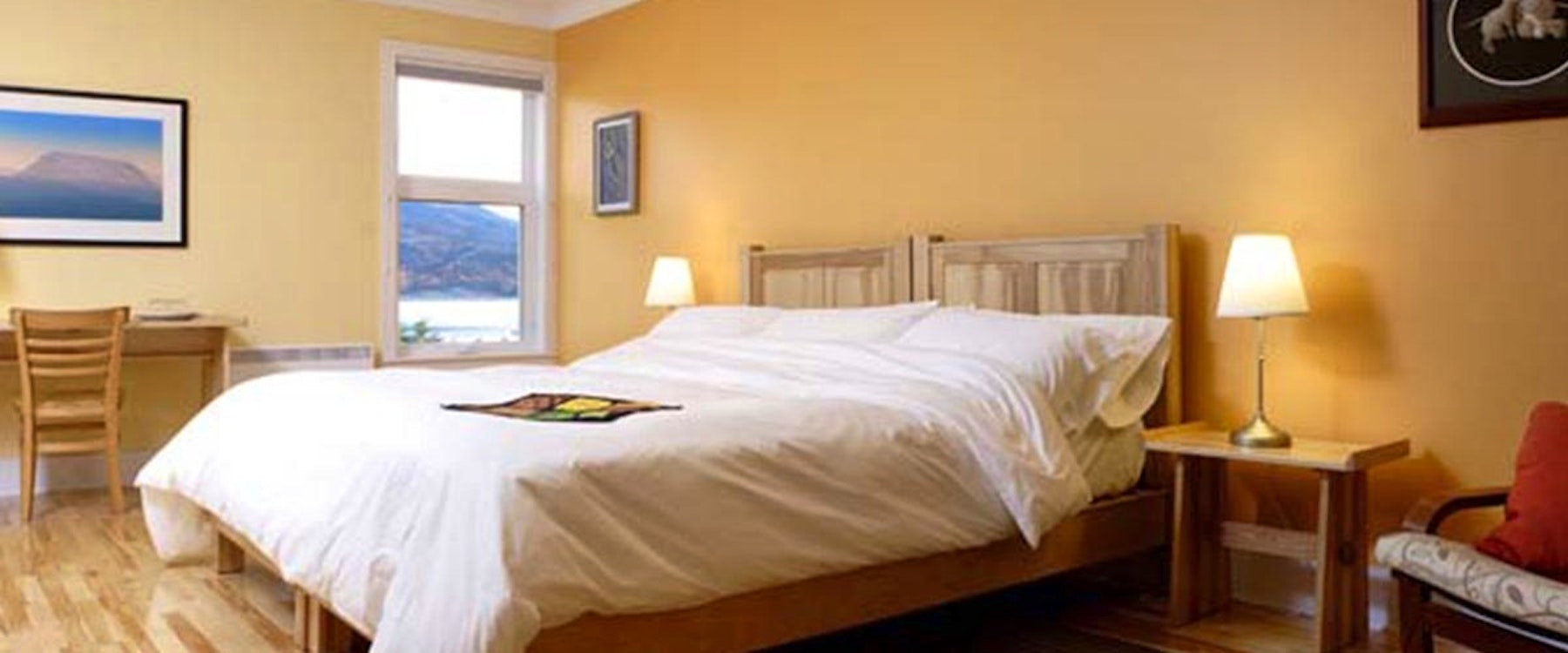 Guest bedroom at Neddies Harbour Inn, Norris Point