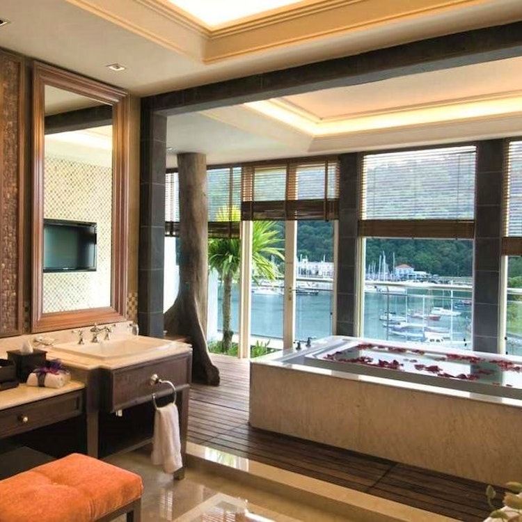 royal imperial suite