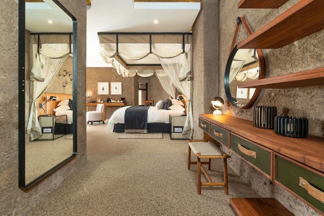 Sabi Sabi Earth Lodge Suite