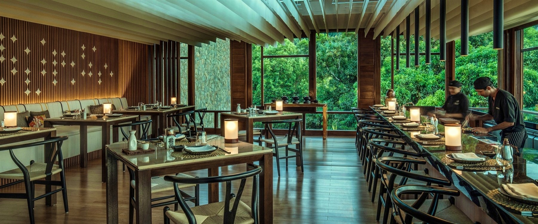 Restaurant at Four Seasons Resort Seychelles