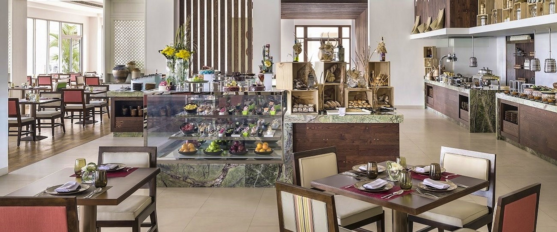 Cocktail Bar at Shangri-La Hambantota, Sri Lanka 