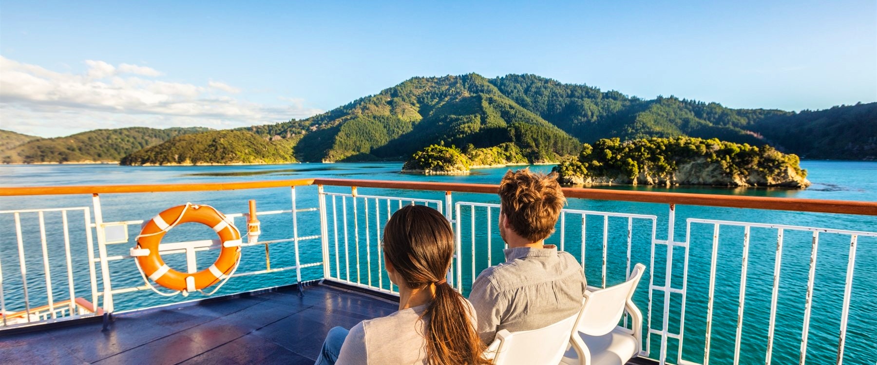ferry crossing through marlborough sounds