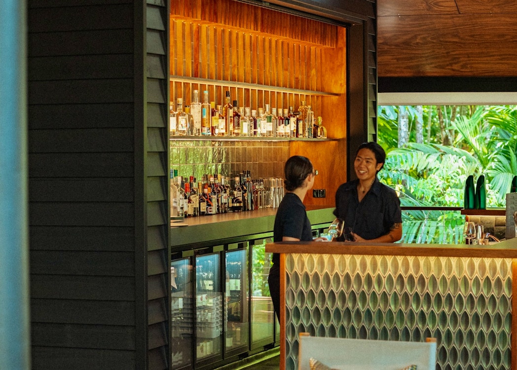 treehouse bar at silky oaks lodge queensland