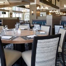Silver pine restaurant and bar at Little America Hotel (Flagstaff)