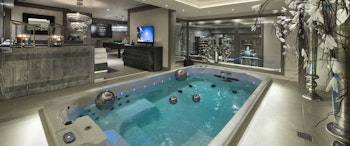 Chalet Razzie image 2