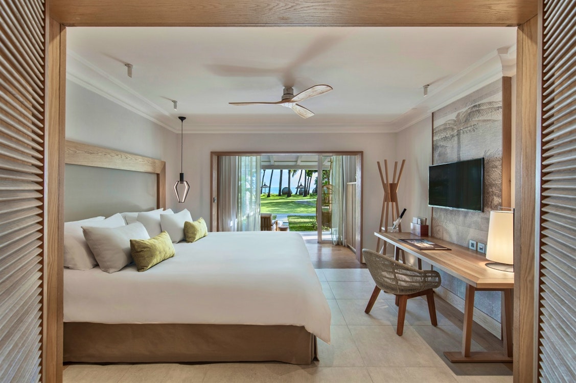 Premium Beach Front Room, Sugar Beach Resort & Spa, Mauritius, Indian Ocean