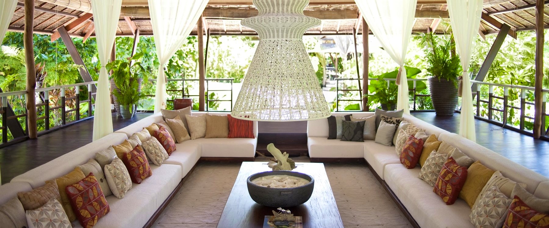 Sunken lounge at Nay Palad Hideaway, Siargoa